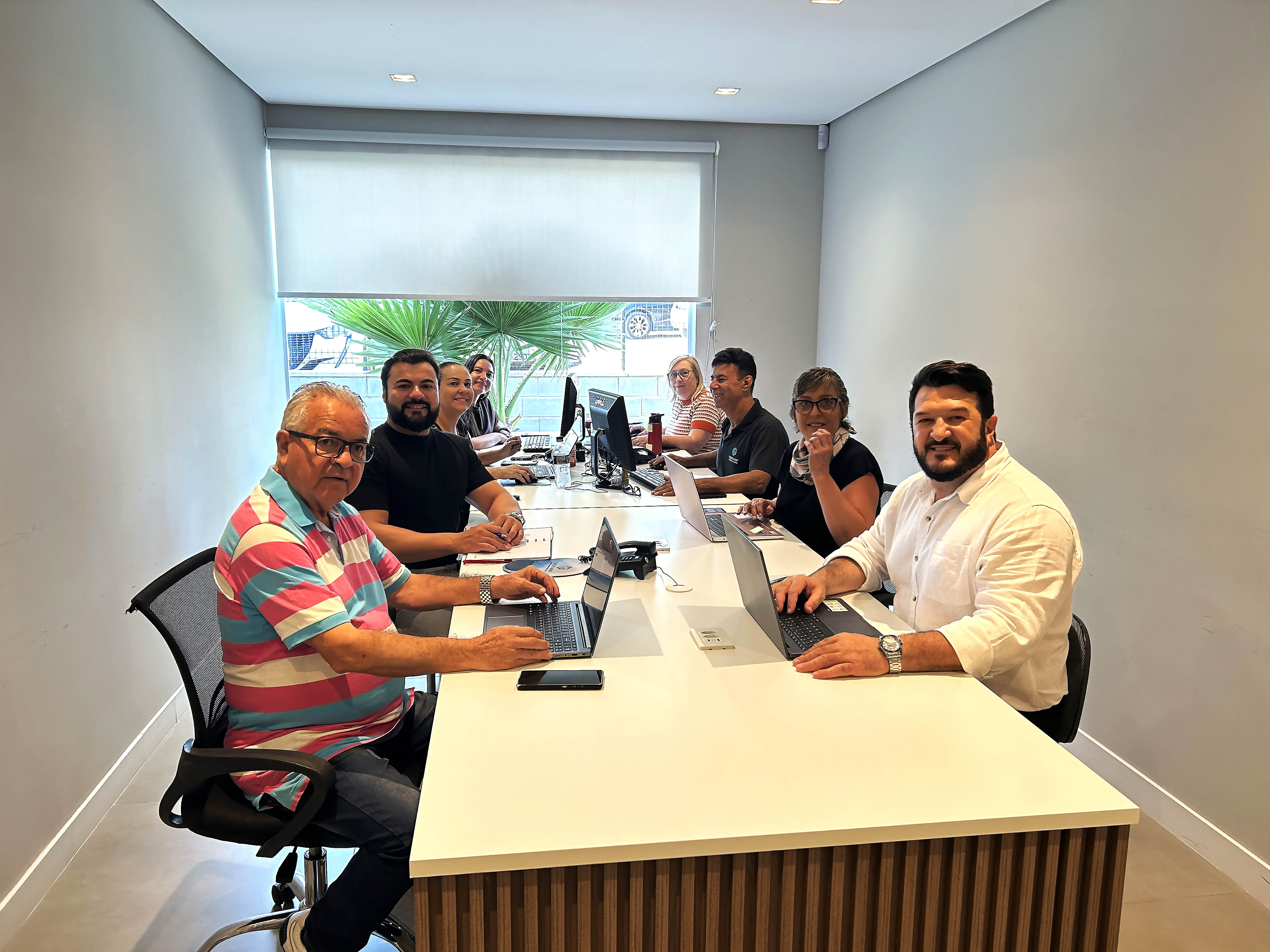 Equipe Apartamentos Campolim